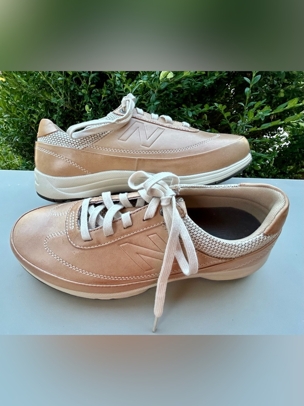 New Balance Men’s Sneakers in Rose Metallic